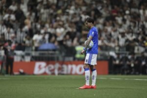 Alexsander filma Kaio Jorge no doping e xinga atacante: "Pai tá aqui, b*"; assista