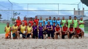 Vôlei de praia reúne 12 duplas master em torneio solidário em Manaus